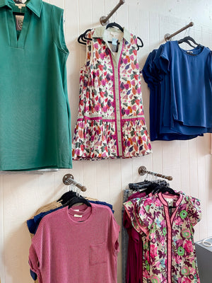 Lyla's: Clothing & Gifts
