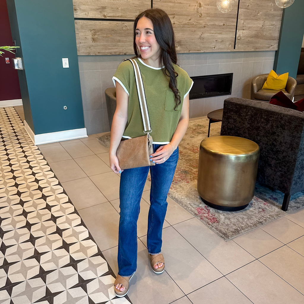 Jen & Co Izzy Crossbody Handbag - Taupe - Lyla's: Clothing, Decor & More - Plano Boutique