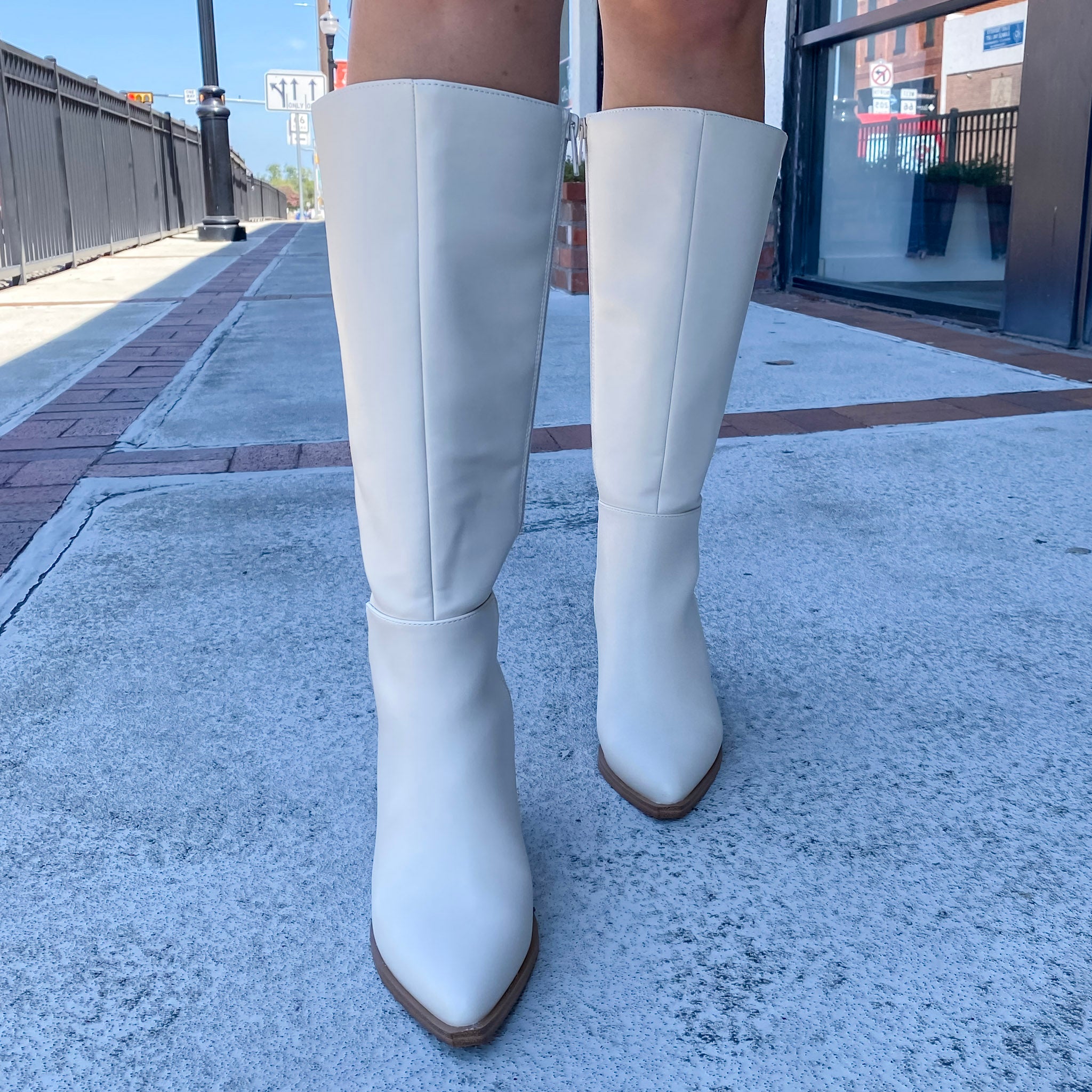 Vapor Pointed Toe Off White Boot