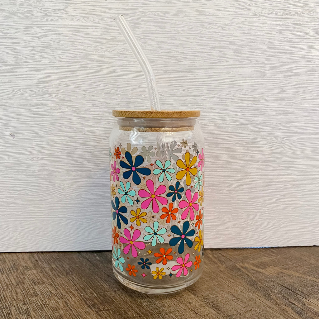 Betty Bloom Can Glass with Lid & Straw - Lyla's: Clothing, Decor & More - Plano Boutique