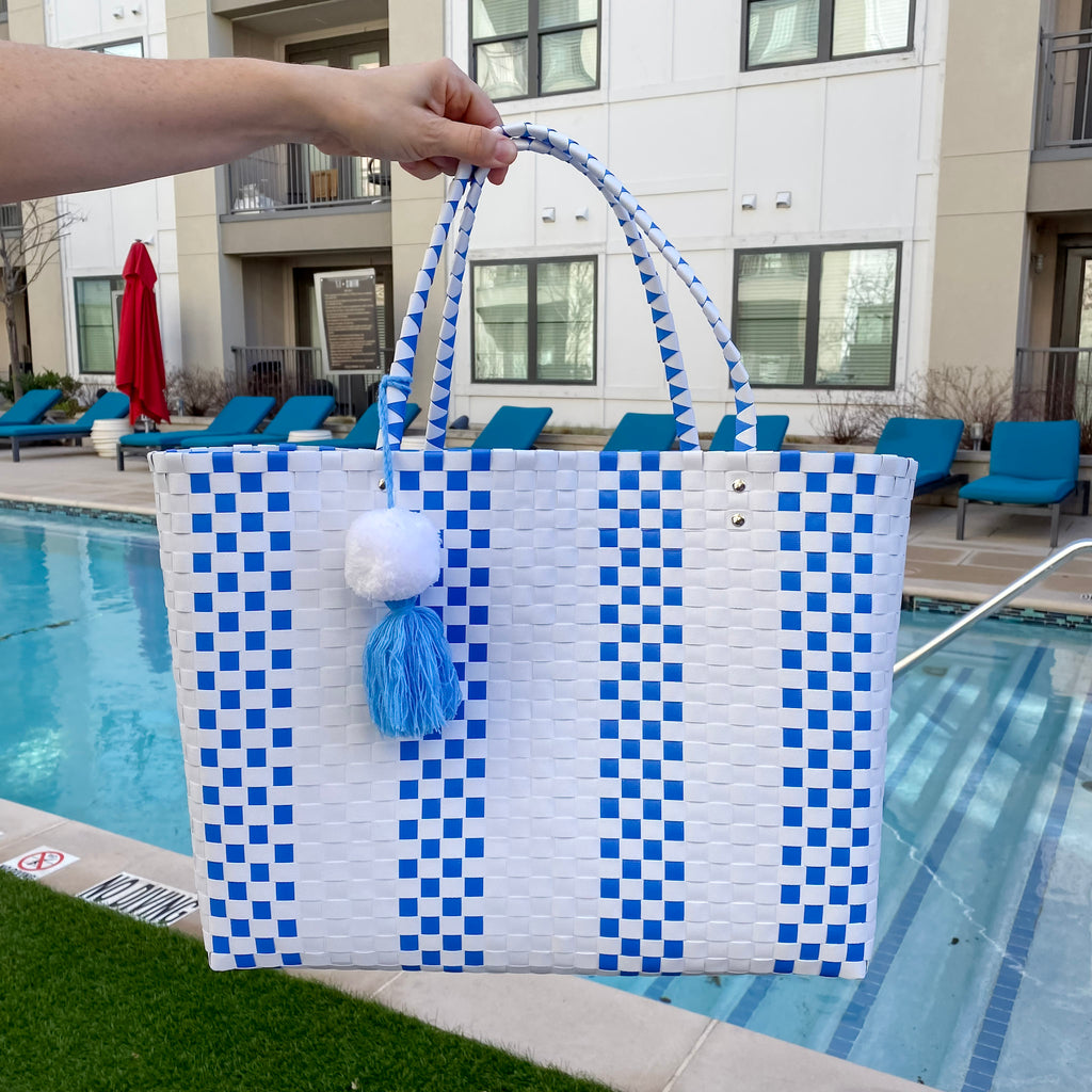 Lindsay Woven Tote in Blue and White - Lyla's: Clothing, Decor & More - Plano Boutique