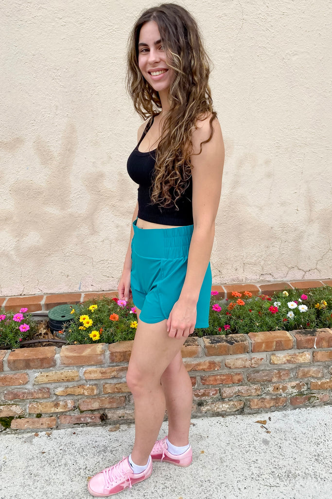 Athleisure Ribbed Seamless Scoop Neck Black Tank Top - Lyla's: Clothing, Decor & More - Plano Boutique