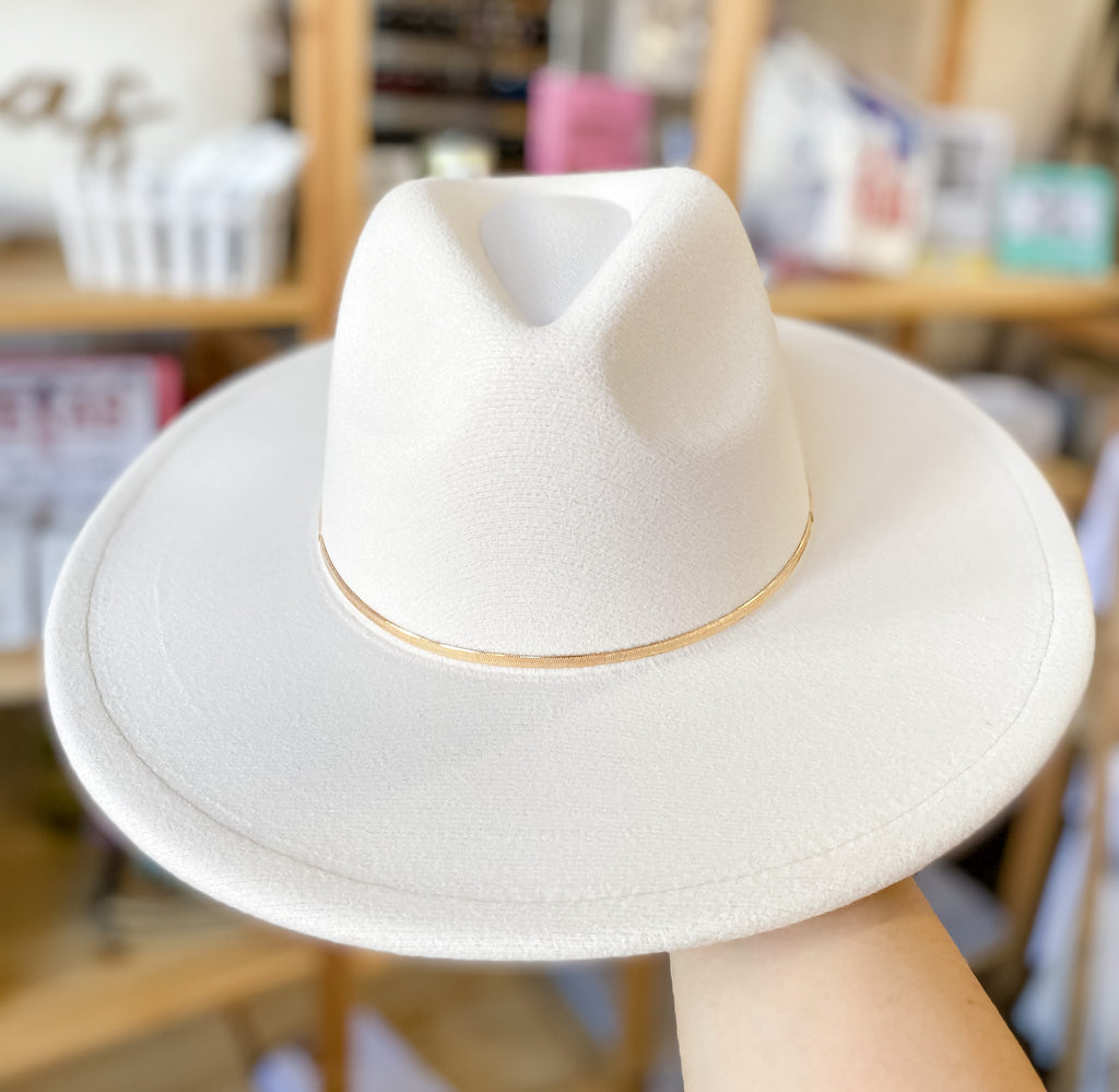 Ivory Flat Brim Herringbone Chain Hat - Lyla's: Clothing, Decor & More - Plano Boutique